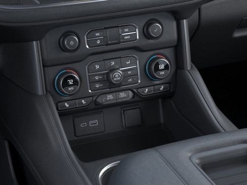 Used 2024 Chevrolet Suburban Z71 w/ Off-Road Capability Package image 23