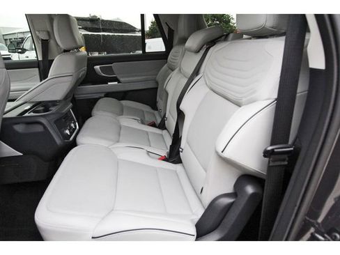 Used 2025 Ford Expedition Max Platinum w/ Platinum Ultimate Package image 13