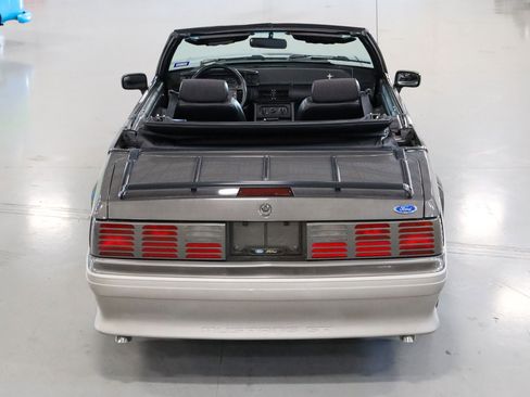 Used 1990 Ford Mustang GT RWD image 25