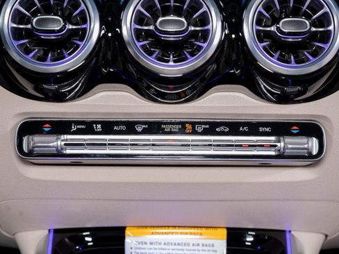 New 2025 Mercedes-Benz GLB 250 image 20