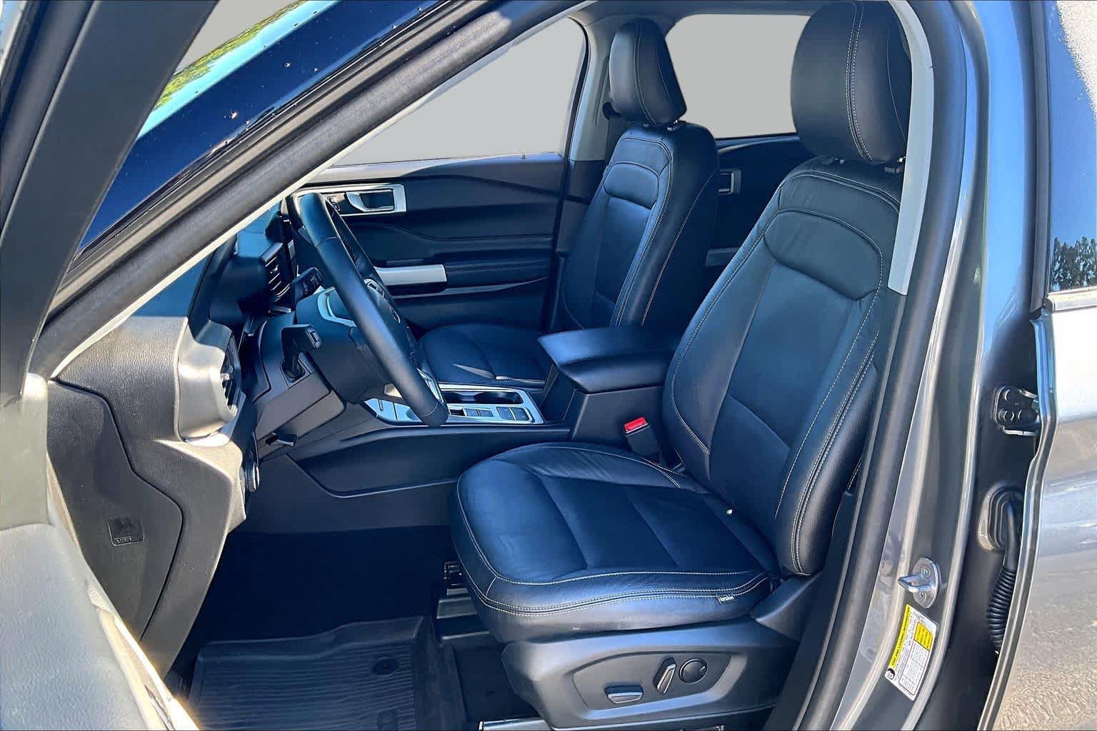 Used 2023 Ford Explorer XLT RWD image 8