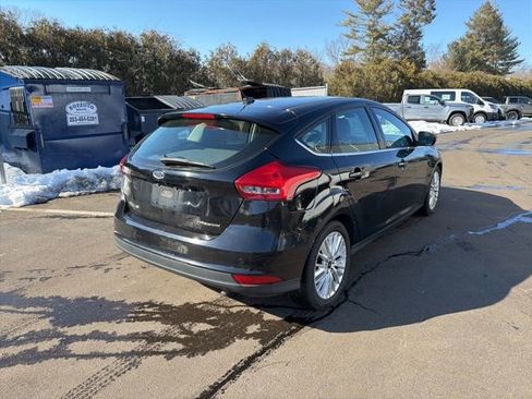 Used 2017 Ford Focus Titanium w/ Titanium Technology Package image 7