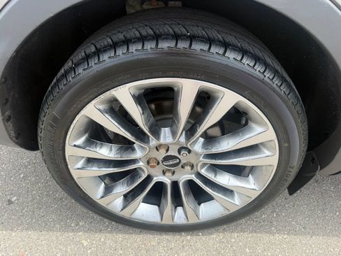 Used 2016 Lincoln MKX Reserve w/ Technology Package image 9