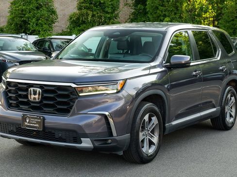 Used 2025 Honda Pilot EX-L image 3