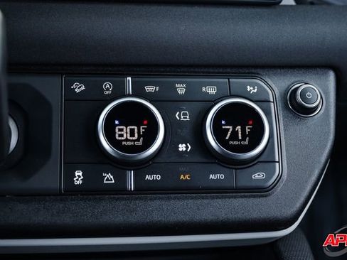 Used 2022 Land Rover Defender 90 X-Dynamic S image 17