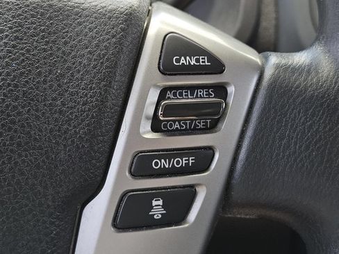 Used 2022 Nissan Titan SV RWD image 21