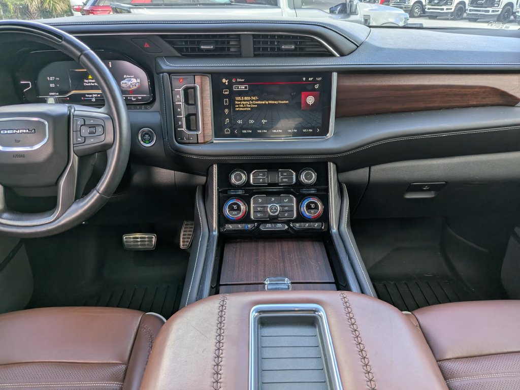 Used 2024 GMC Yukon Denali Ultimate AWD/4WD image 16