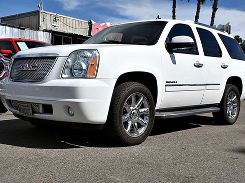 Used 2013 GMC Yukon Denali image 1