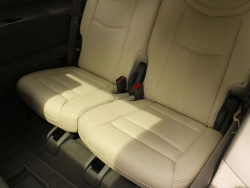 Used 2021 Cadillac XT6 Premium Luxury image 22