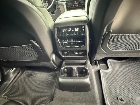 Used 2022 Jeep Grand Cherokee L Laredo image 27