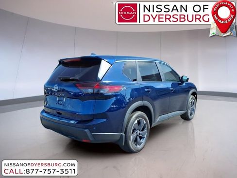 Used 2025 Nissan Rogue SV FWD image 3