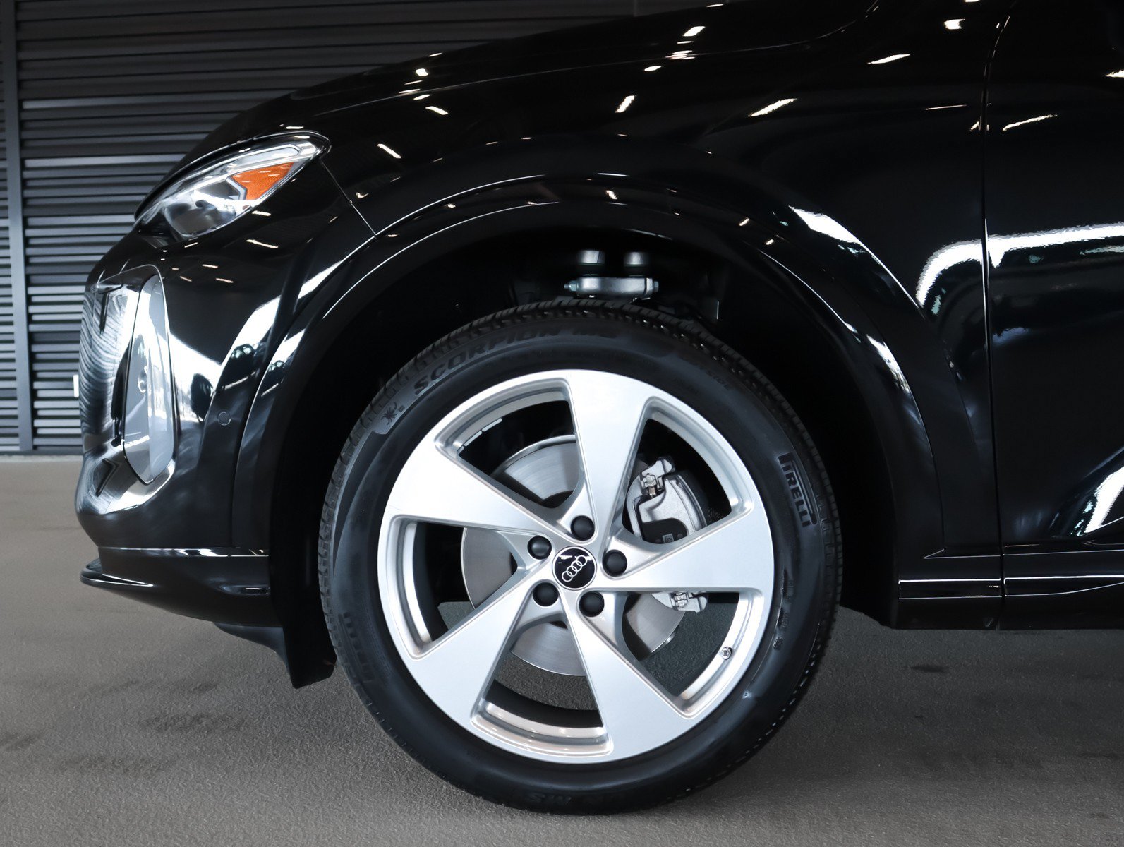Certified 2025 Audi Q5 Premium w/ Premium Plus AWD/4WD image 5