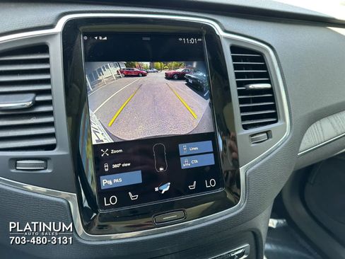 Used 2020 Volvo XC90 T6 Momentum AWD/4WD image 11
