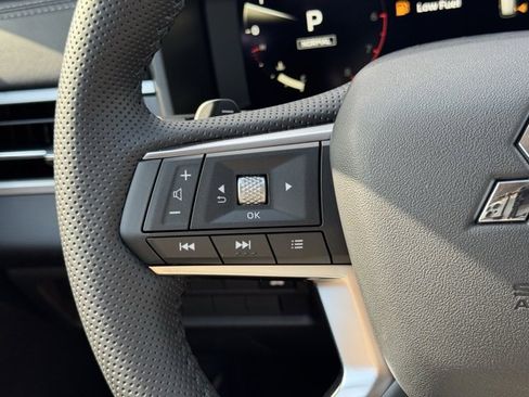 New 2025 Mitsubishi Outlander SE image 24