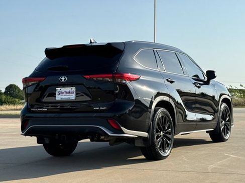 Used 2023 Toyota Highlander XSE AWD/4WD image 8
