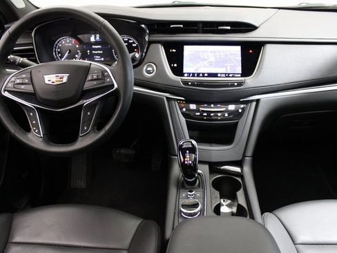 Used 2025 Cadillac XT5 Premium Luxury image 14