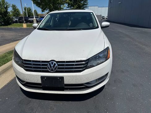 Used 2014 Volkswagen Passat TDI SE FWD image 1