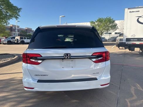 Used 2024 Honda Odyssey Elite image 6