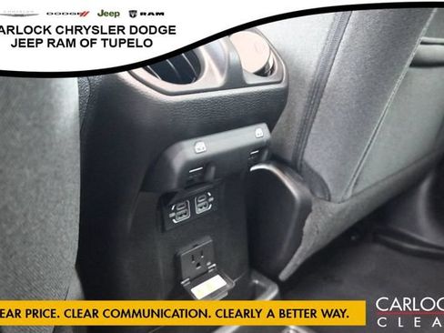 Used 2025 Jeep Wrangler Unlimited Sahara AWD/4WD image 29