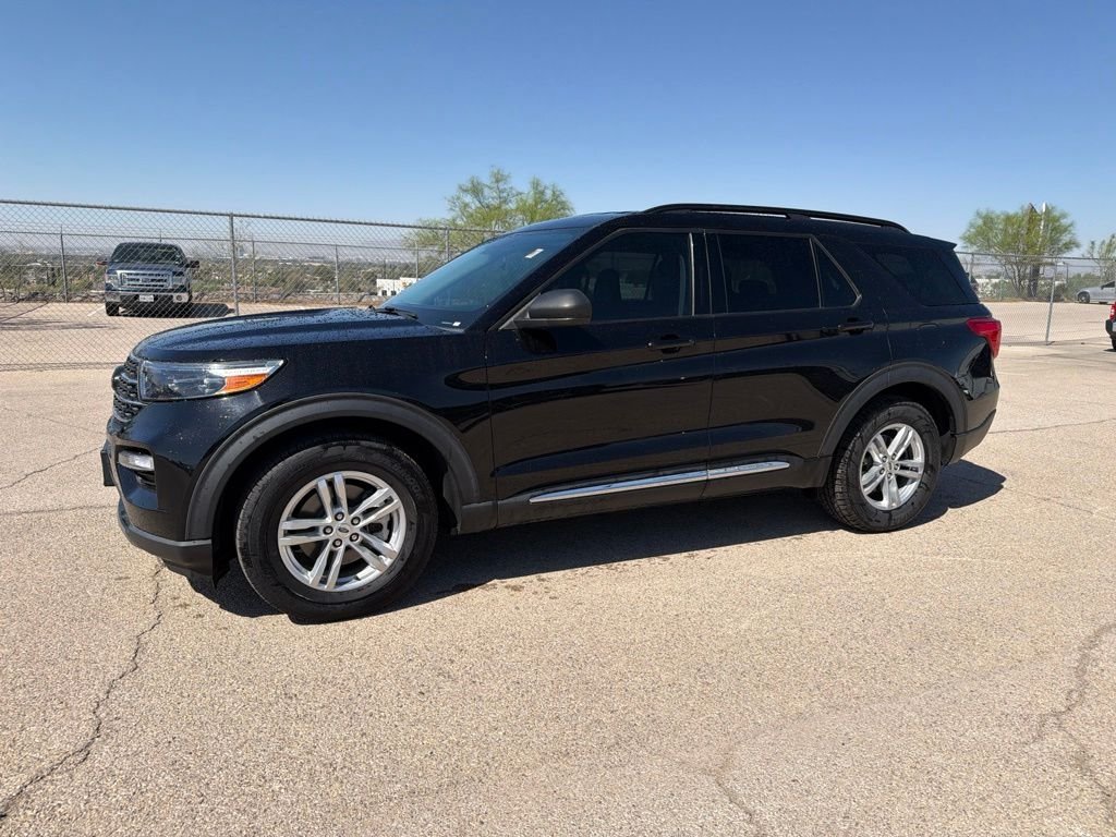 Used 2023 Ford Explorer XLT w/ Equipment Group 202A RWD image 3