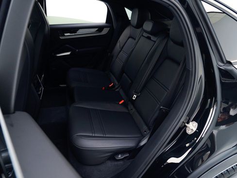 New 2026 Porsche Cayenne E-Hybrid Coupe image 32