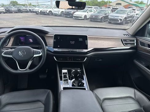 Certified 2025 Volkswagen Atlas SEL AWD/4WD image 15