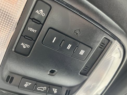 Used 2025 Dodge Durango R/T image 4