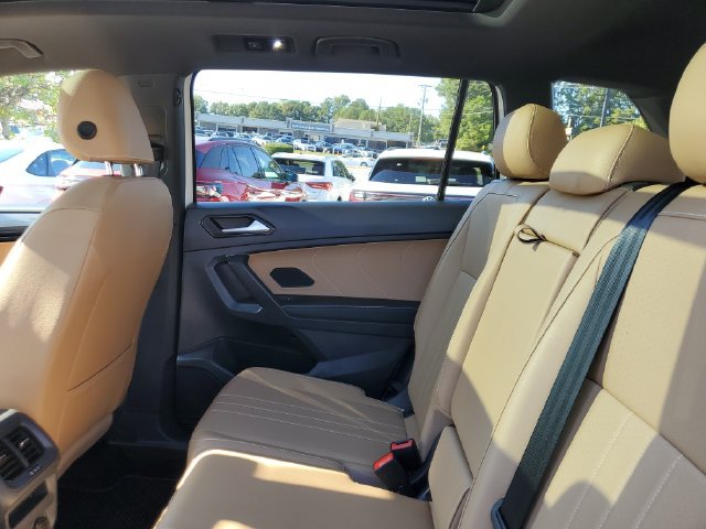 Certified 2023 Volkswagen Tiguan SE w/ Panoramic Sunroof Package FWD image 16