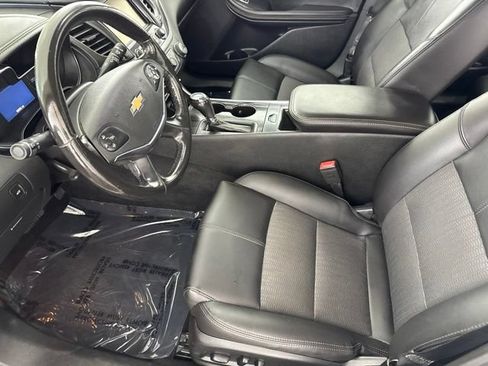 Used 2019 Chevrolet Impala LT FWD image 20