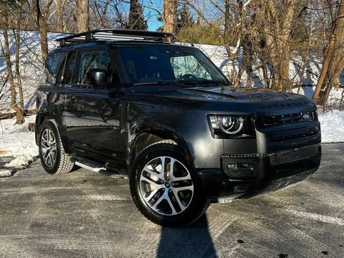 Used 2024 Land Rover Defender 90 X-Dynamic SE image 7