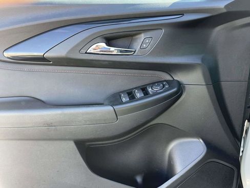 Used 2023 Chevrolet TrailBlazer RS w/ Convenience Package image 16