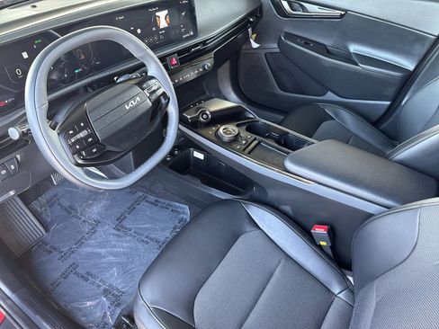 New 2025 Kia EV6 Light w/ Light LR Technology Package image 9