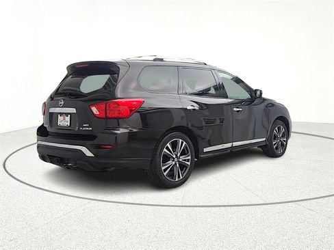 Used 2017 Nissan Pathfinder Platinum image 7