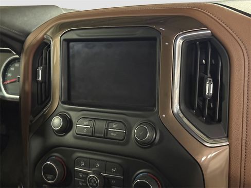 Used 2023 Chevrolet Silverado 2500 High Country w/ Technology Package image 17