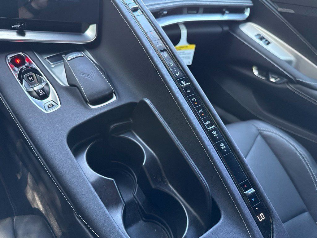 Used 2025 Chevrolet Corvette Stingray Coupe w/ Z51 Performance Package RWD image 33