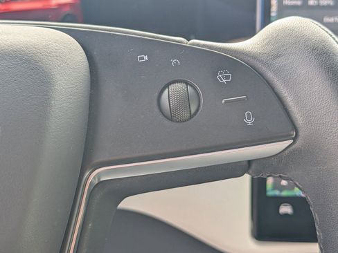 Used 2024 Tesla Model X image 37