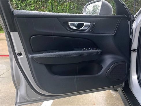 Certified 2025 Volvo V60 B5 Cross Country Plus AWD/4WD image 24