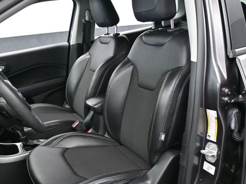 Used 2021 Jeep Compass Latitude image 10