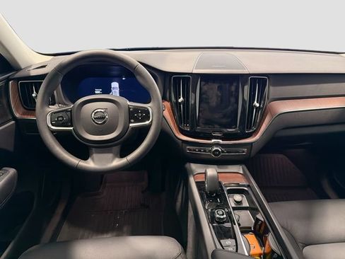 Used 2024 Volvo XC60 B5 Plus w/ Protection Package Premier AWD/4WD image 19
