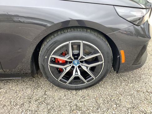 Used 2025 BMW i5 eDrive40i w/ M Sport Package image 12