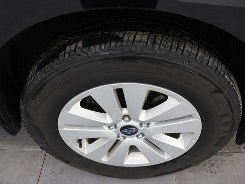 Used 2019 Subaru Outback 2.5i Premium image 3