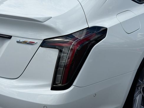 Used 2022 Cadillac CT5 V w/ Platinum Package RWD image 10