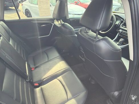 Certified 2022 Toyota RAV4 XLE Premium AWD/4WD image 13