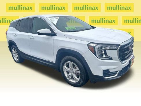 Used 2024 GMC Terrain SLE AWD/4WD image 1