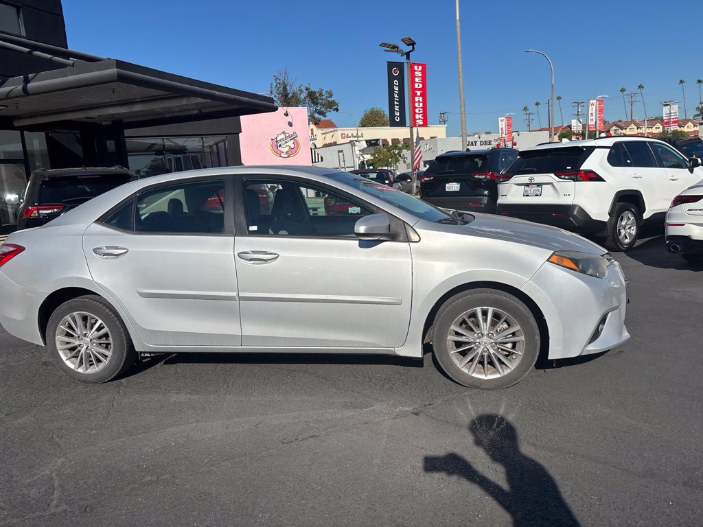 Used 2014 Toyota Corolla LE FWD image 3