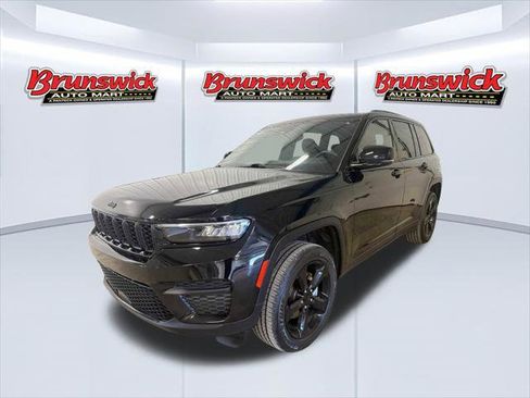 Certified 2023 Jeep Grand Cherokee Altitude image 6