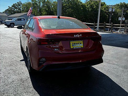 Used 2024 Kia Forte LXS FWD image 3