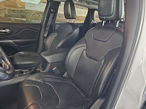 Used 2020 Jeep Cherokee Limited w/ Luxury Group image 15