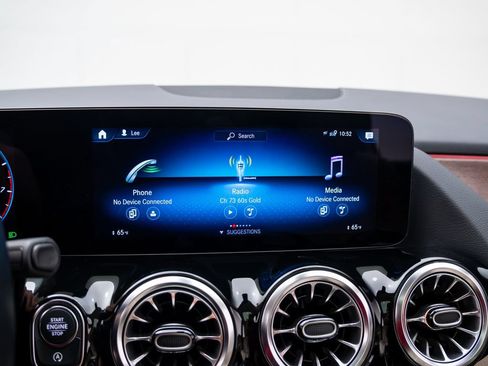 Used 2023 Mercedes-Benz GLA 250 4MATIC w/ Premium Package image 23