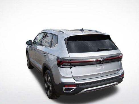 New 2026 Volkswagen Taos SE AWD/4WD image 12
